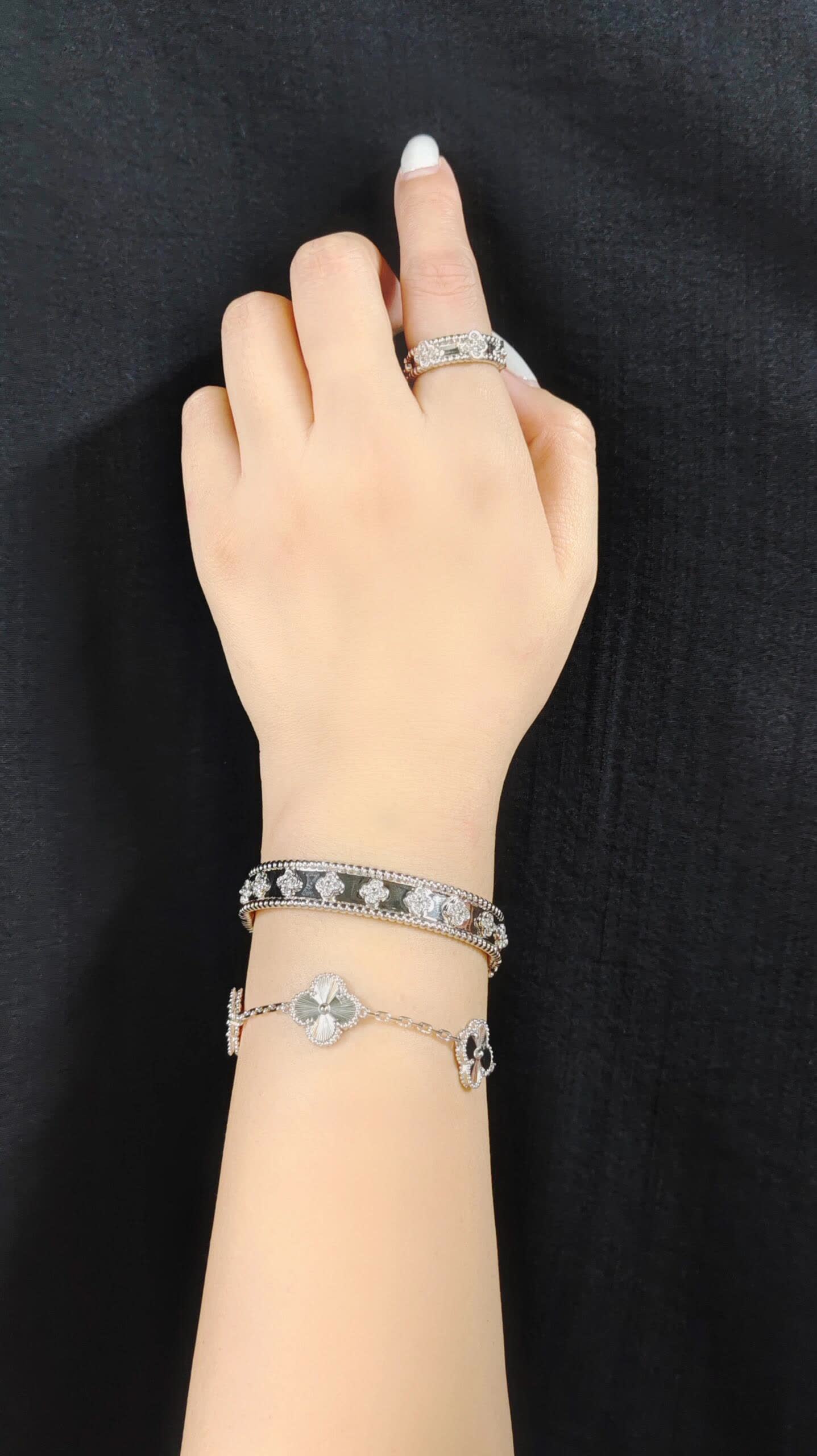 Van Cleef & Arpels Alhambra Silver Earrings and Bracelet Set